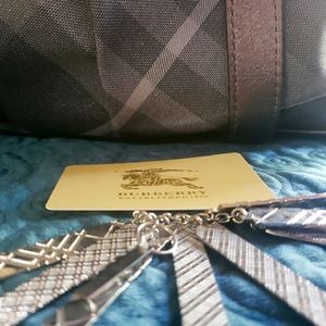 Buckless Meduim Burberry Tote